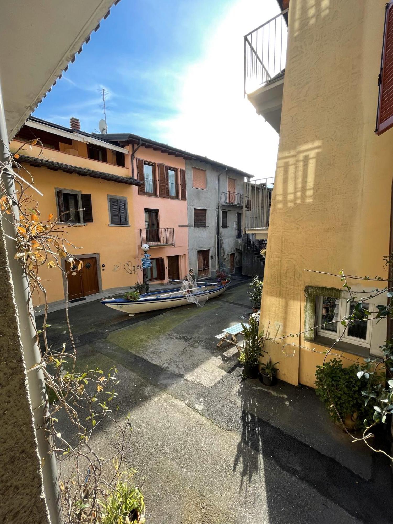 Casa Berlai, Bilocale Sul Lago Pisogne Exterior foto